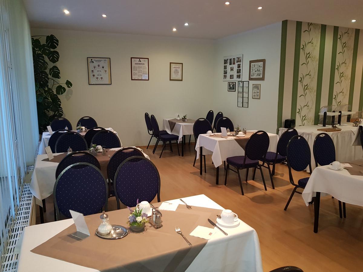 Hotel Am Rossplan Altenburg Esterno foto